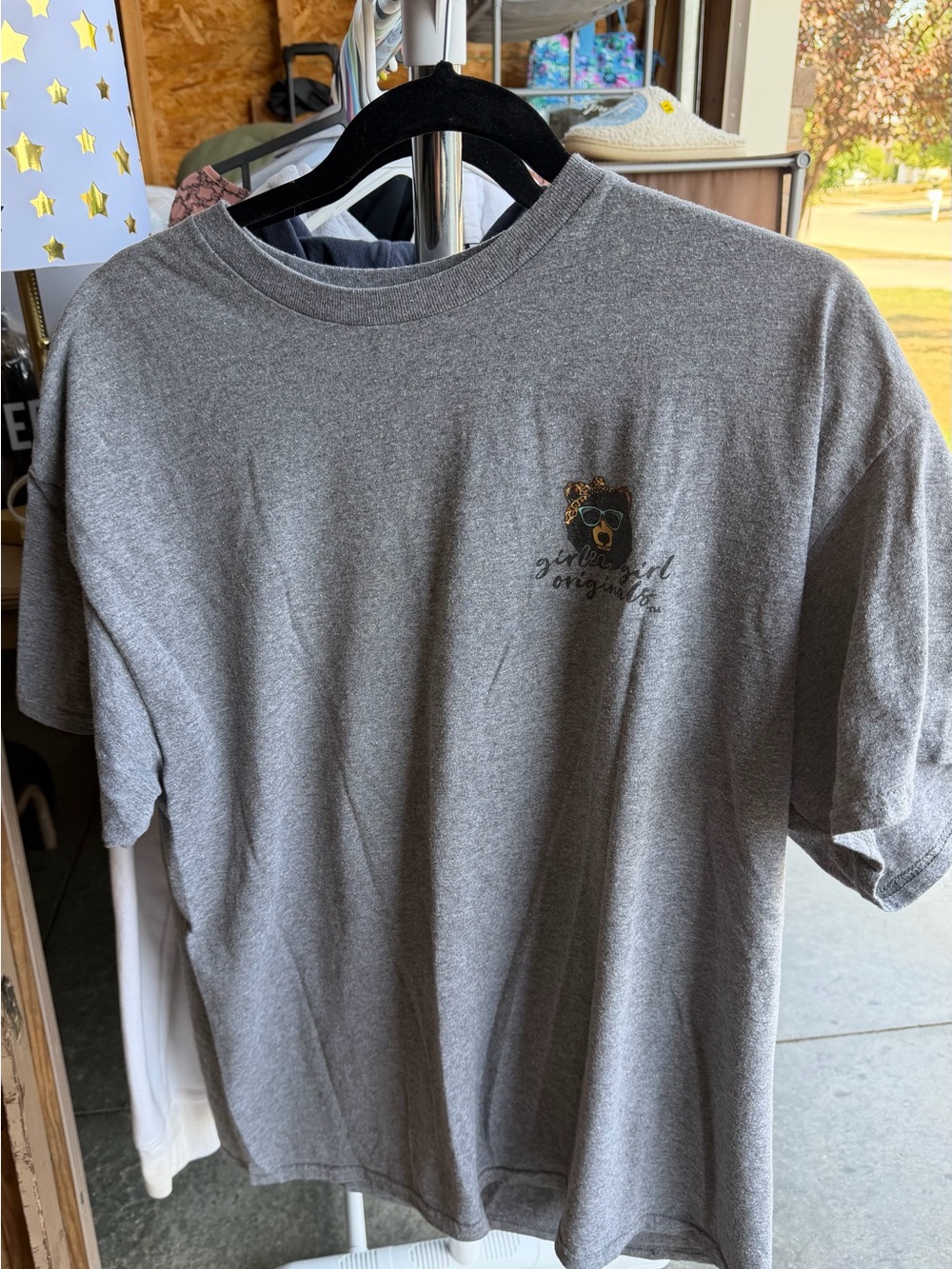 Gray Short-Sleeve Women's Graphic Tee with Small Chest Design
